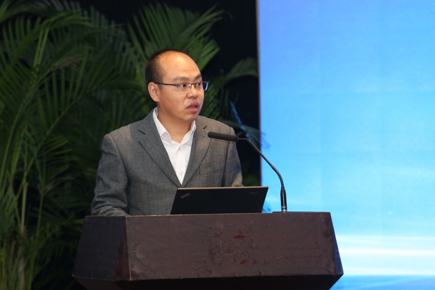 （中国通信标准化协会副理事长兼秘书长杨泽民为论坛致辞）